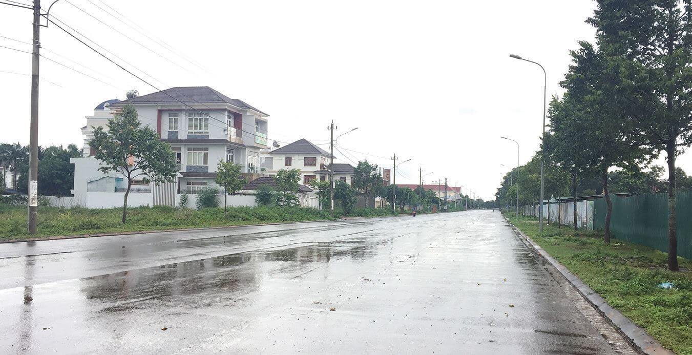 Bất động sản tồn tại nhiều cơn sốt ảo