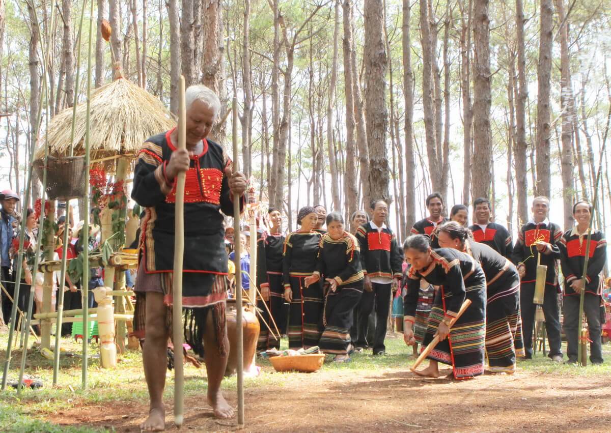 Nét đẹp trong văn hóa trang phục truyền thống của người Ê đê tại Đăk Lăk 1