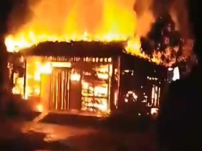 Krông Búk: Một căn nhà bằng gỗ bị thiêu rụi trong đêm 1