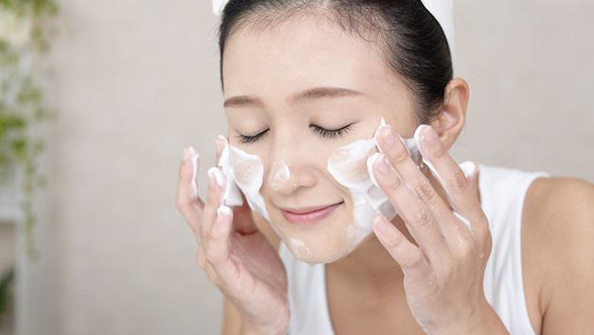 7 tiêu chí chọn sữa rửa mặt cho da mụn 2